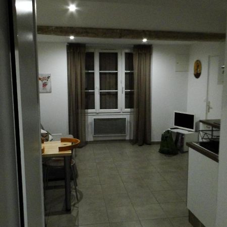 Sympathique Appartement LʼIsle-sur-la-Sorgue Eksteriør billede