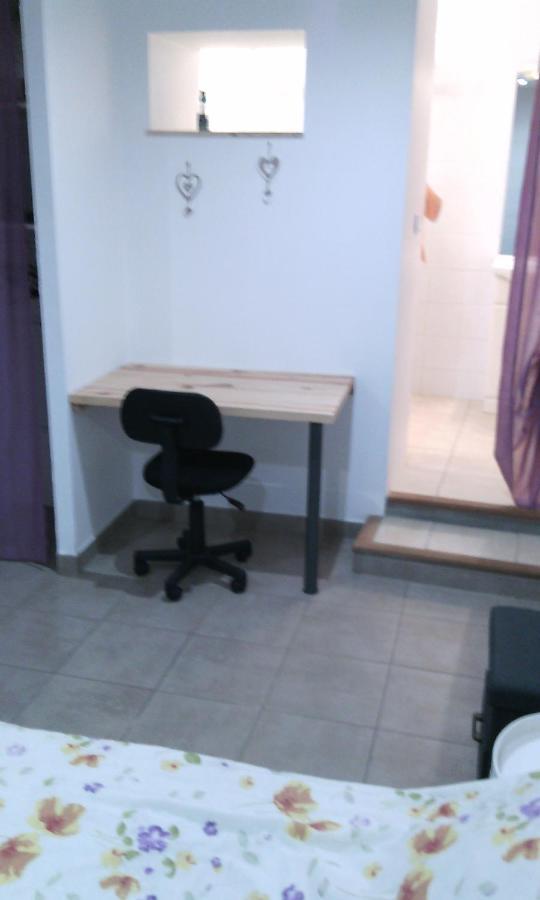 Sympathique Appartement LʼIsle-sur-la-Sorgue Eksteriør billede